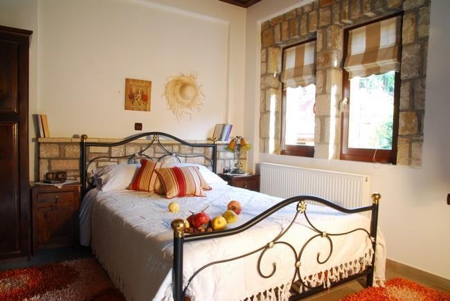 Guesthouse Petrino Pezoúla Pokoj fotografie